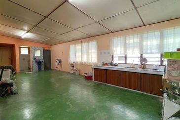 Batu Gajah Taman Anggerik Single Storey Corner House For Sale Perak