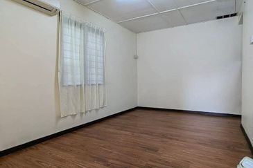 Batu Gajah Taman Anggerik Single Storey Corner House For Sale Perak