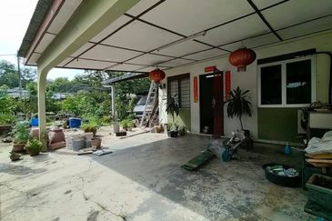 Batu Gajah Taman Anggerik Single Storey Corner House For Sale Perak