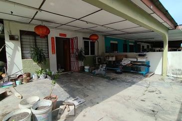 Batu Gajah Taman Anggerik Single Storey Corner House For Sale Perak