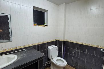 Taman Pertama Double Storey Terraced House For Rent Ipoh Perak 