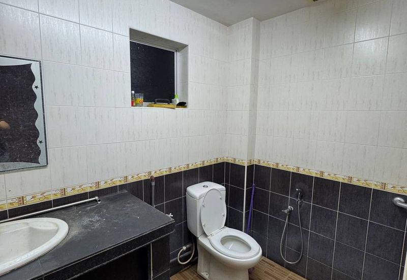 Taman Pertama Double Storey Terraced House For Rent Ipoh Perak 