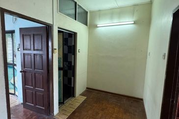 Taman Pertama Double Storey Terraced House For Rent Ipoh Perak 