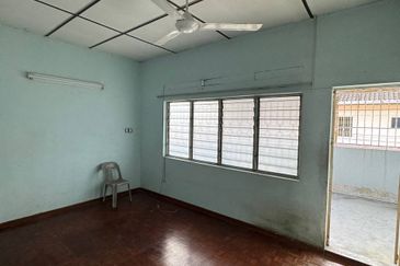 Taman Pertama Double Storey Terraced House For Rent Ipoh Perak 
