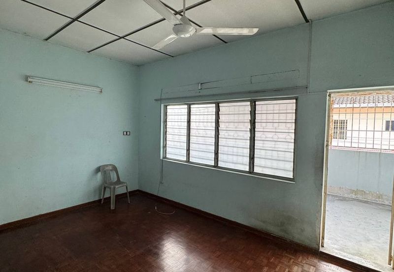 Taman Pertama Double Storey Terraced House For Rent Ipoh Perak 