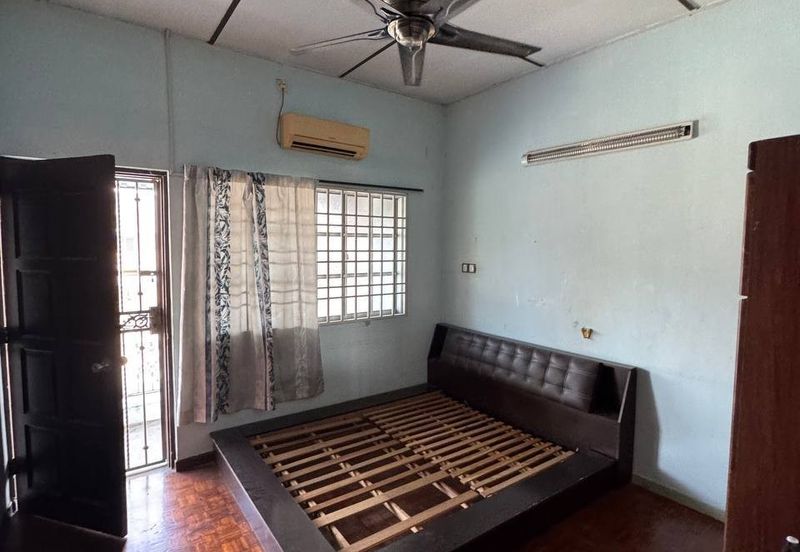 Taman Pertama Double Storey Terraced House For Rent Ipoh Perak 