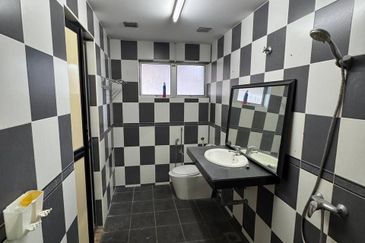 Taman Pertama Double Storey Terraced House For Rent Ipoh Perak 