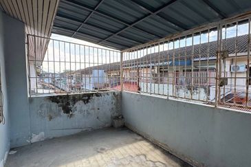 Taman Pertama Double Storey Terraced House For Rent Ipoh Perak 