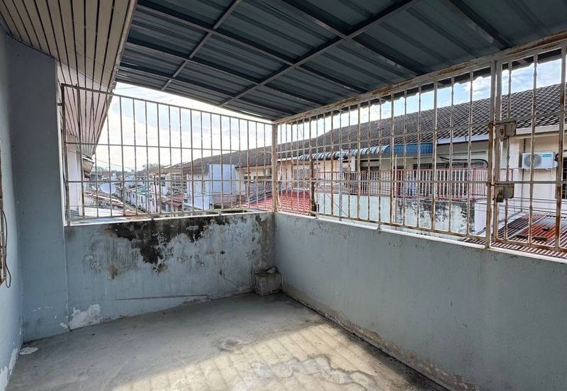 Taman Pertama Double Storey Terraced House For Rent Ipoh Perak 