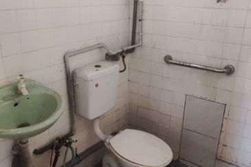 Batu Gajah Single Storey Bungalow House For Sale Perak