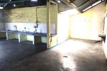 Batu Gajah Single Storey Bungalow House For Sale Perak