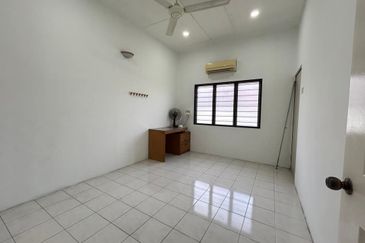 PASIR PUTEH/PENGKALAN