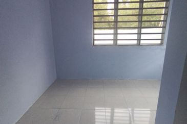 DESA LAHAT SRI -WANG