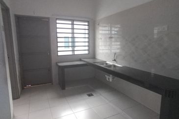 DESA LAHAT SRI -WANG