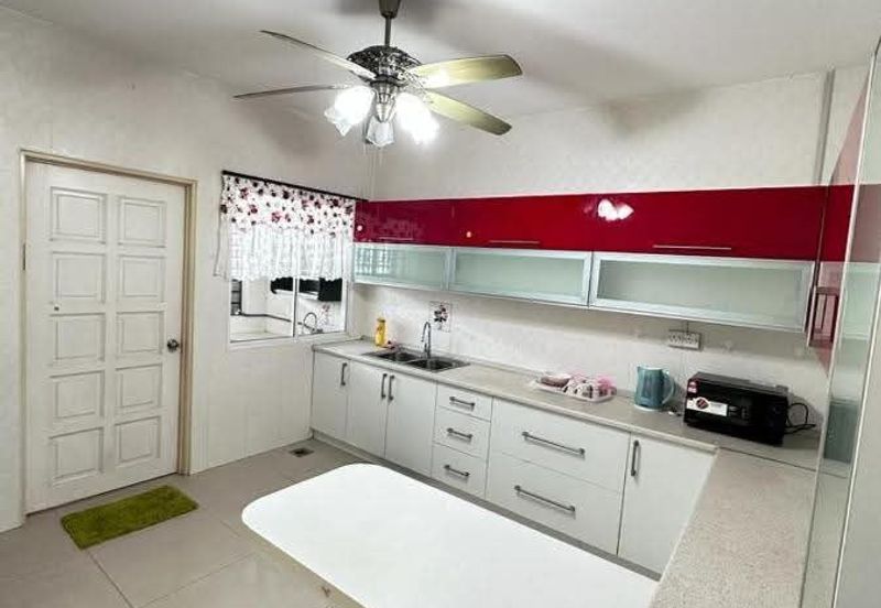 Taman Lapangan Hartamas Botani