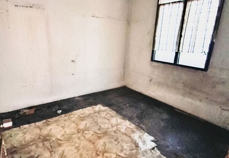 TAMAN HIJAU, BATU GAJAH