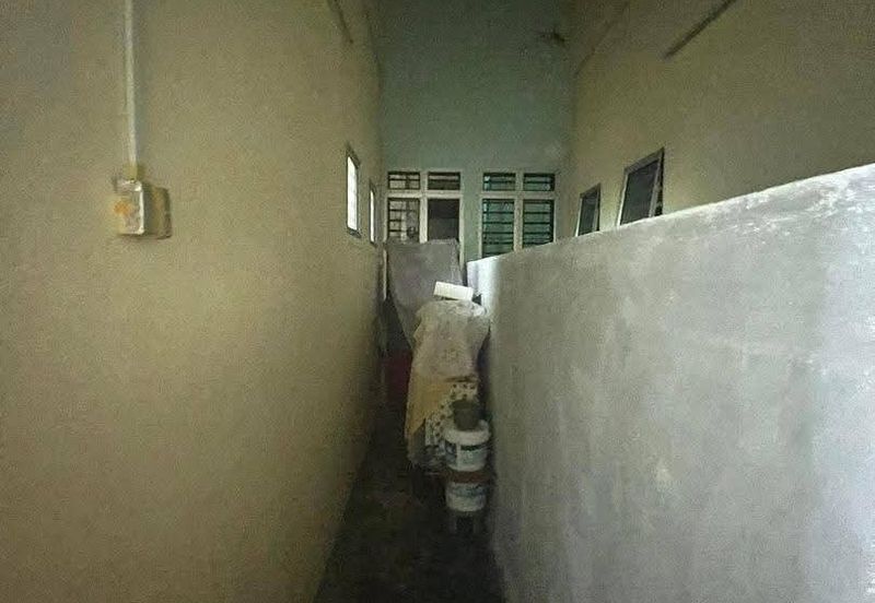 TAMAN MEWAH, BATU GAJAH