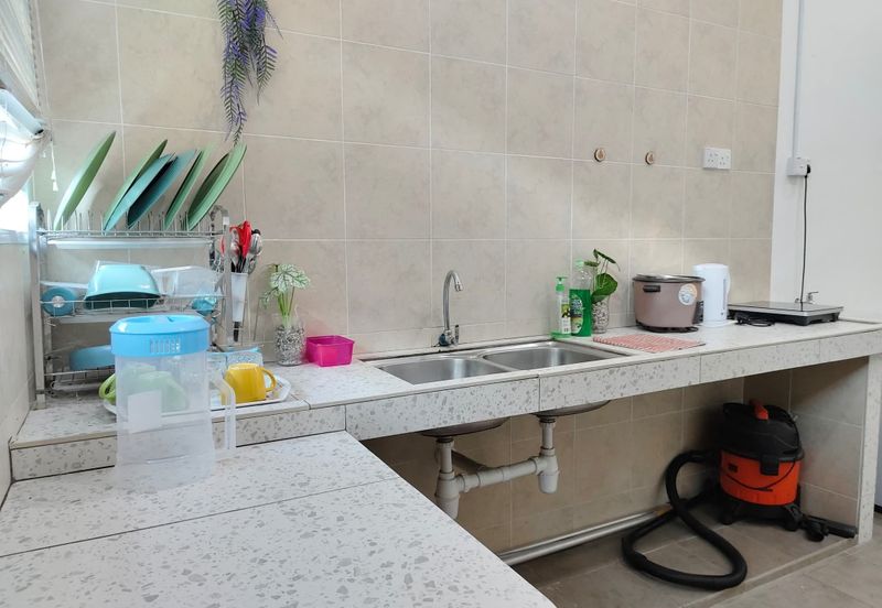 DESA LAHAT SRI -WANG