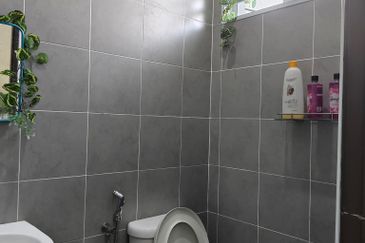 DESA LAHAT SRI -WANG