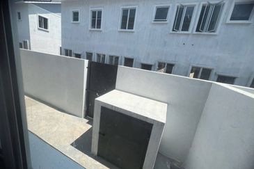 Batu Gajah Pusing Double Storey Terraced House For Rent Perak 