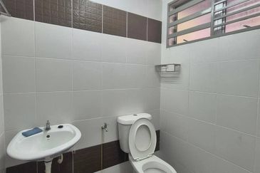 DESA LAHAT SRI -WANG