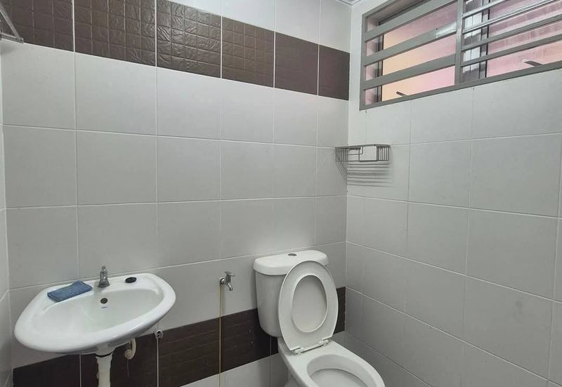 DESA LAHAT SRI -WANG