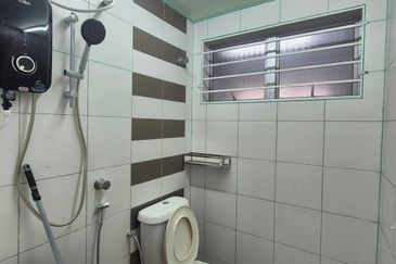 DESA LAHAT SRI -WANG