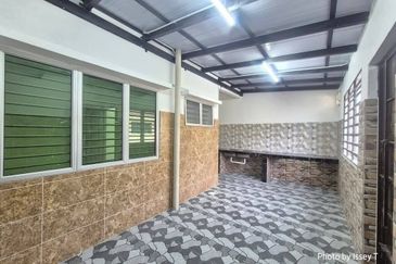 DESA LAHAT SRI -WANG