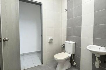 Kampar Double Storey Terraced House For Rent Perak 