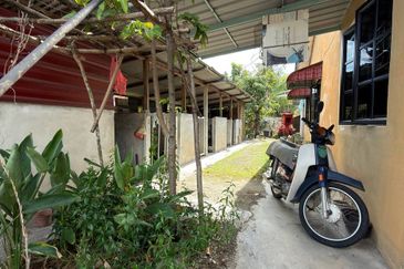 Batu Gajah Taman Sri Wangsa Single Storey Corner House For Sale 