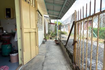 Batu Gajah Taman Sri Wangsa Single Storey Corner House For Sale 