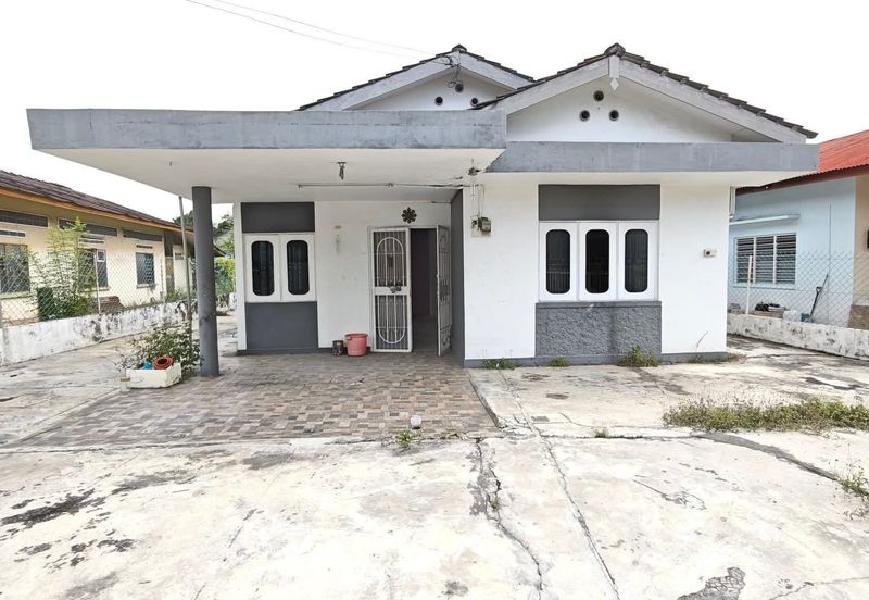 Kampung Baru Lahat Single Storey Bungalow House For Sale Ipoh Perak 