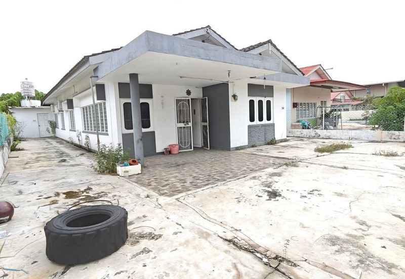 Kampung Baru Lahat Single Storey Bungalow House For Sale Ipoh Perak 