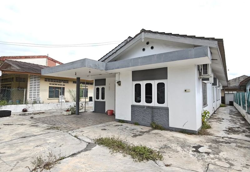 Kampung Baru Lahat Single Storey Bungalow House For Sale Ipoh Perak 