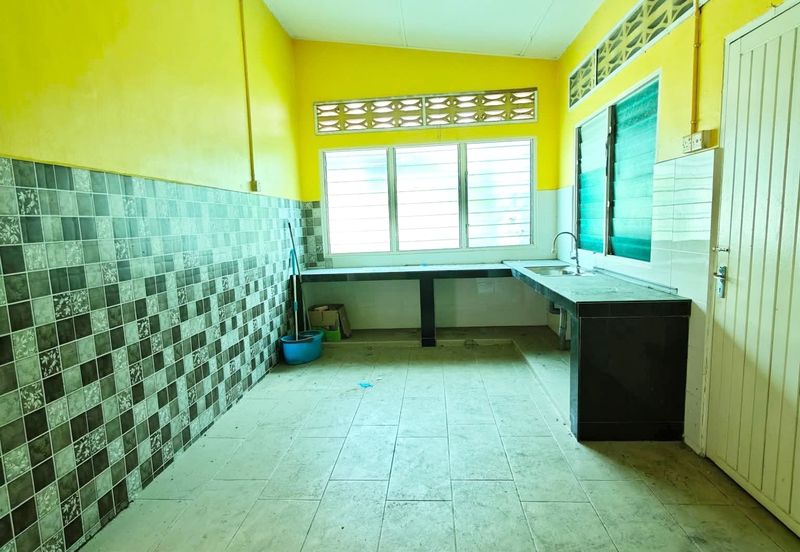 Kampung Baru Lahat Single Storey Bungalow House For Sale Ipoh Perak 