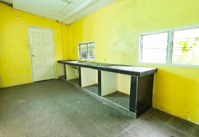 Kampung Baru Lahat Single Storey Bungalow House For Sale Ipoh Perak 