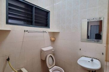 Tasek Single Storey Terraced Corner House For Rent Ipoh Perak