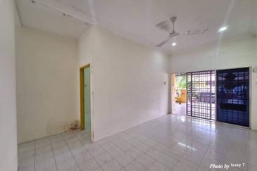Menglembu Single Storey Terraced House For Rent Ipoh Perak