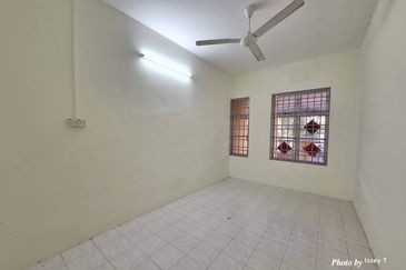 Menglembu Single Storey Terraced House For Rent Ipoh Perak