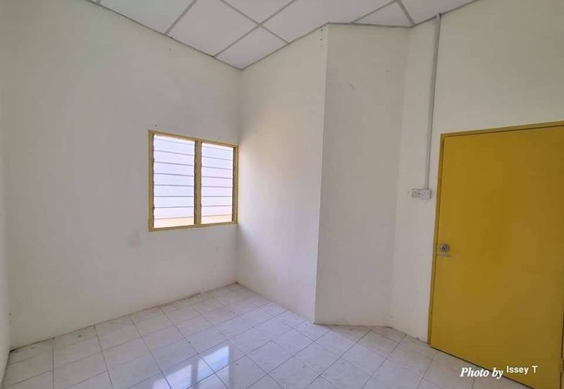 Menglembu Single Storey Terraced House For Rent Ipoh Perak