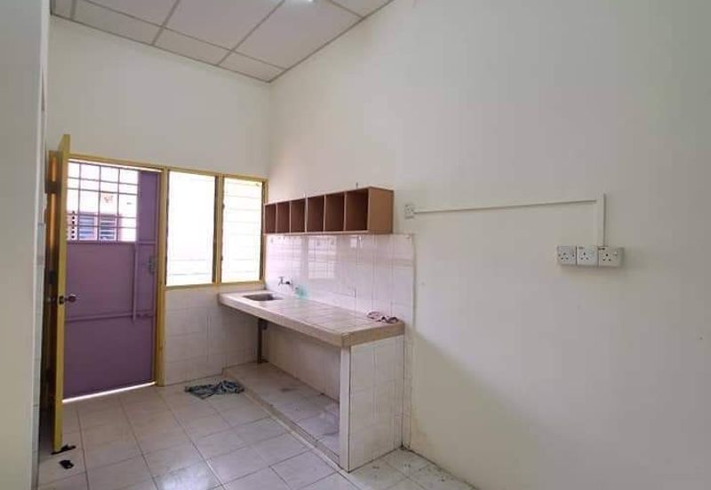 Menglembu Single Storey Terraced House For Rent Ipoh Perak