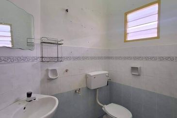 Menglembu Single Storey Terraced House For Rent Ipoh Perak