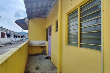 Menglembu Single Storey Terraced House For Rent Ipoh Perak