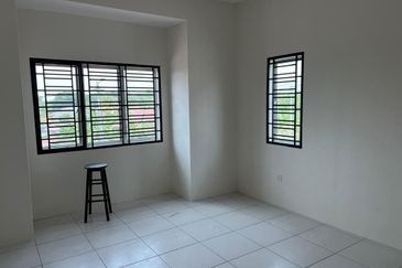 DESA LAHAT SRI -WANG