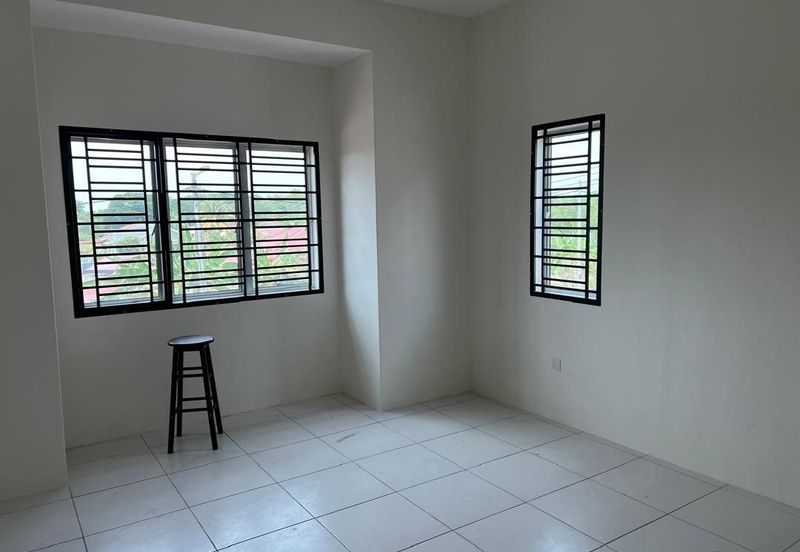 DESA LAHAT SRI -WANG