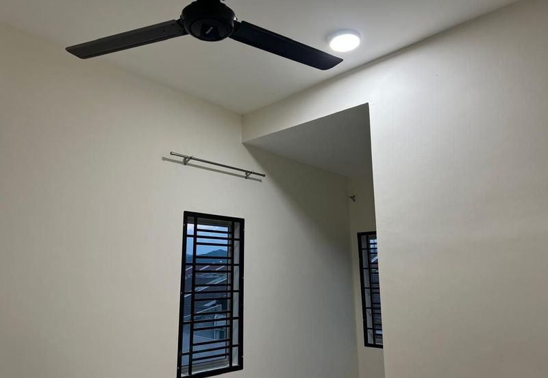 DESA LAHAT SRI -WANG