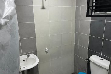 DESA LAHAT SRI -WANG