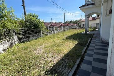 Pusing Batu Gajah Double Storey Corner House For Rent Perak
