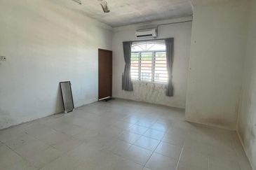 Pusing Batu Gajah Double Storey Corner House For Rent Perak
