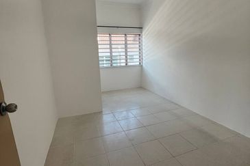 Batu Gajah Pusing Double Storey Corner House For Rent Perak